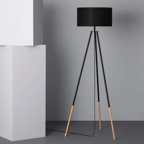 Lampa Podłogowa Kathathu.jpg